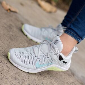 BRAND NEW LEGEND ESSENTIALS CROSS TRAINING WOMEN"S SNEAKERS